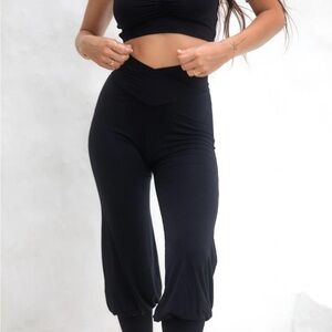 Royal Codes Jasmine pant size small